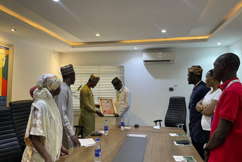 Fenchurch Group CEO Olufemi Bakare receiving the Sir Ahmadu Bello Sardauna Distinguished Merit Award from NANNS representatives in Lagos